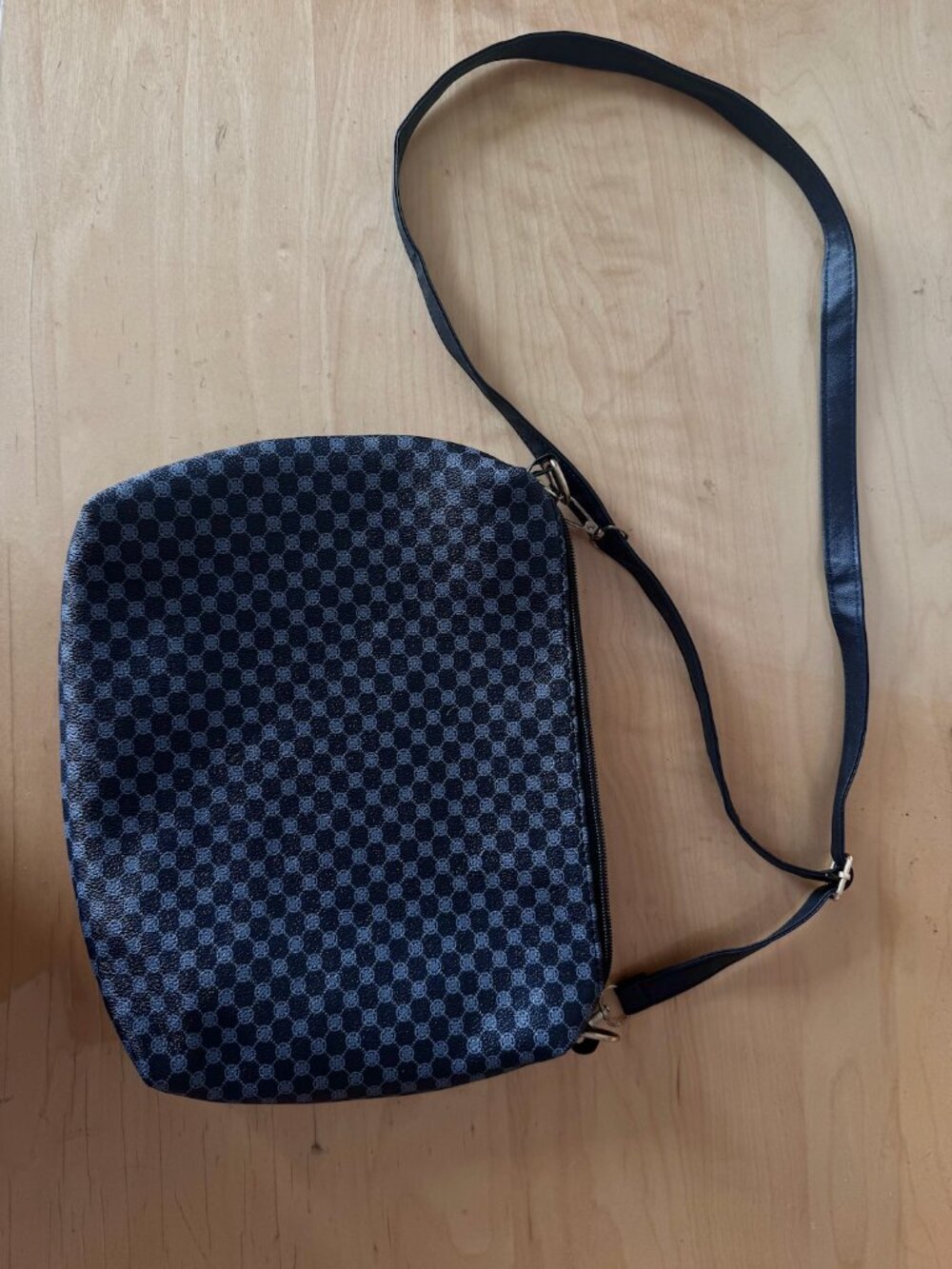 Mei&Ge Black & Grey Geometric Patterned Faux Leather Crossbody Bag